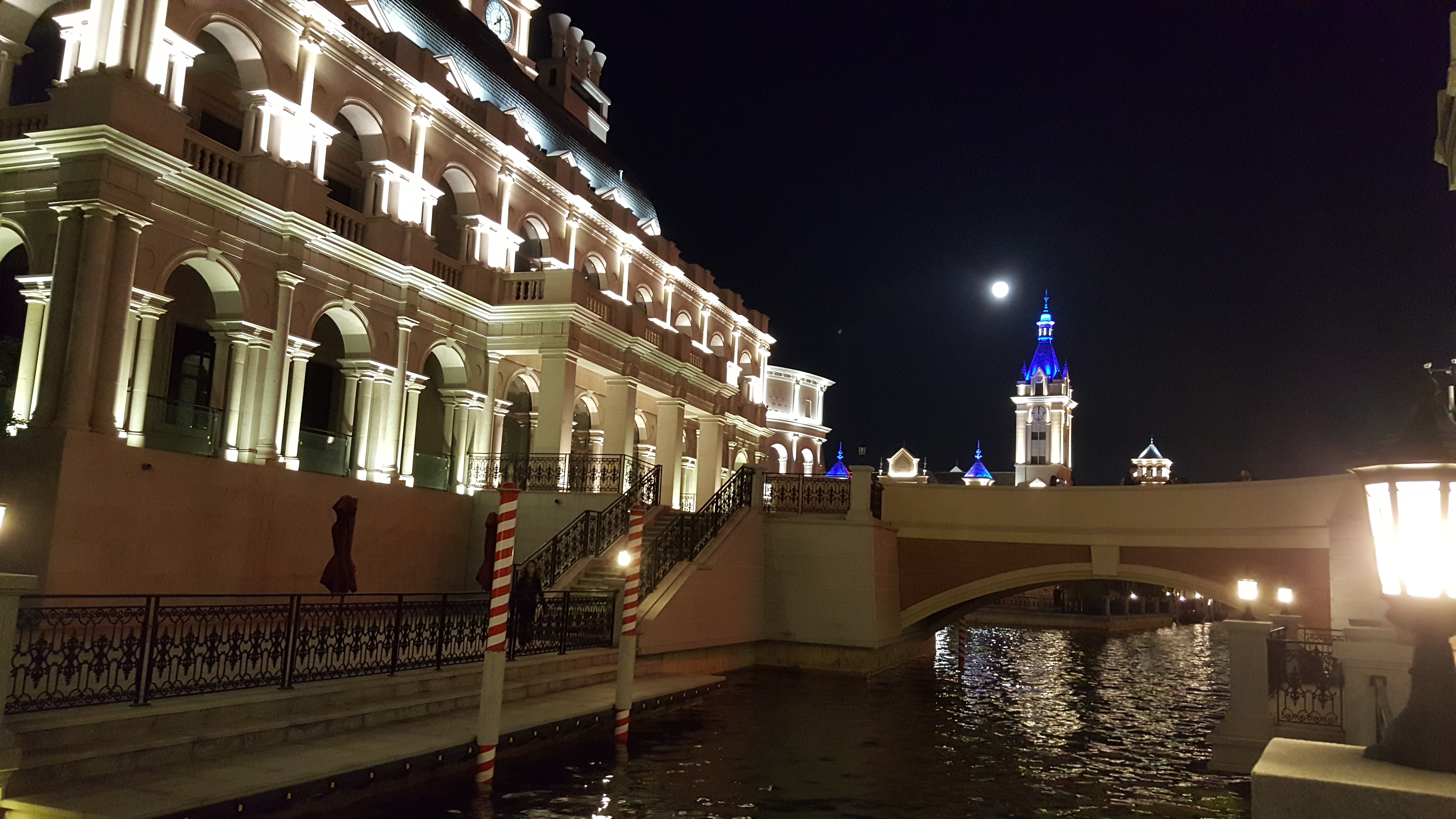 水城的圆月2.jpg